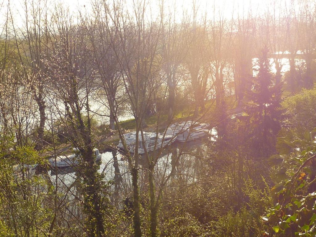 Le Mas-dʼAgenais Le Dormeur Du Val Bed & Breakfast エクステリア 写真